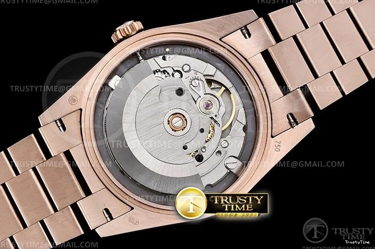 0427 RDD0219E – DayDate 36mm RelaxedFit 695